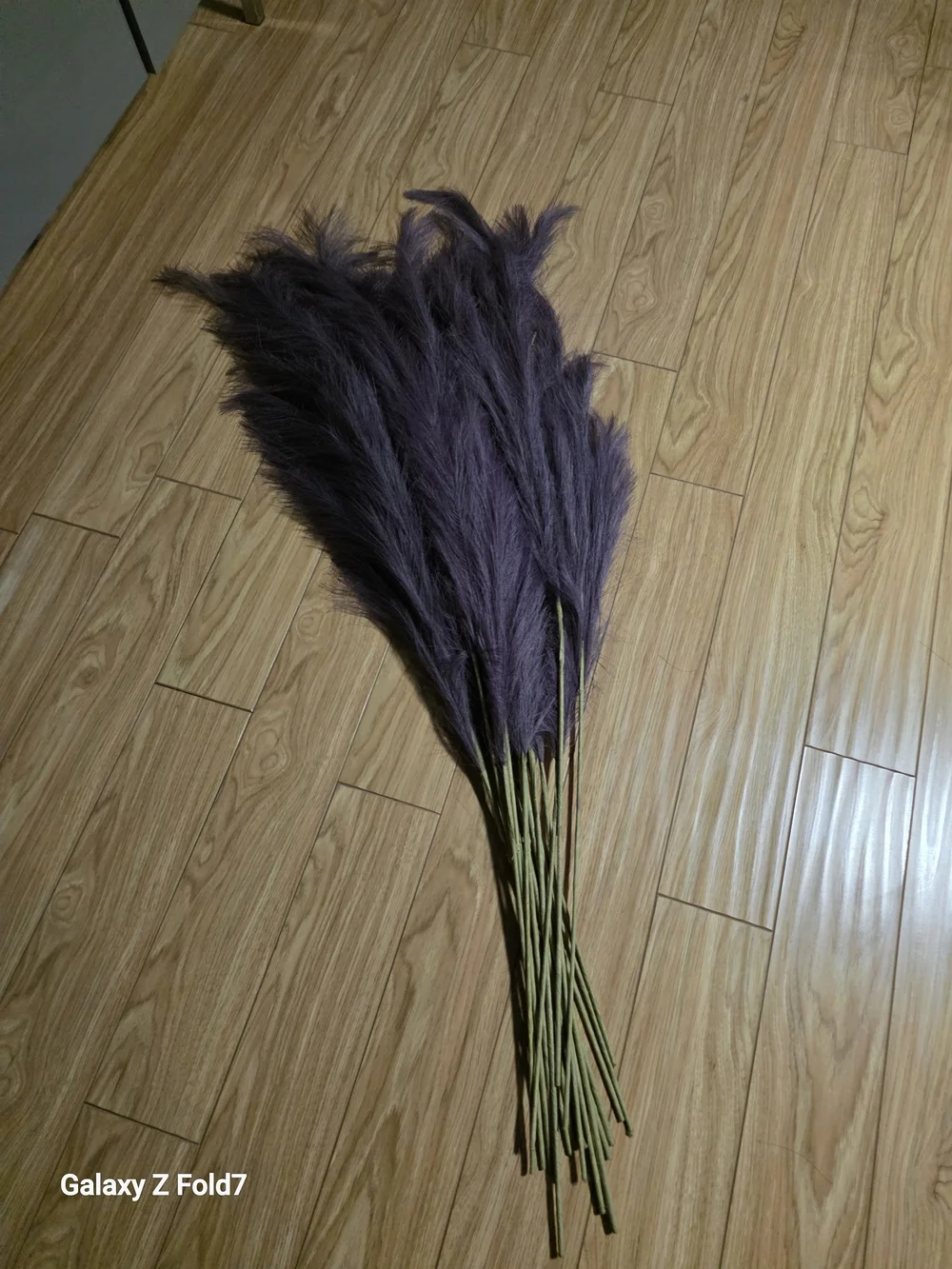 Decorative Lavender Pampas Grass Bundle - ONE DAMAGED..SEE PICS